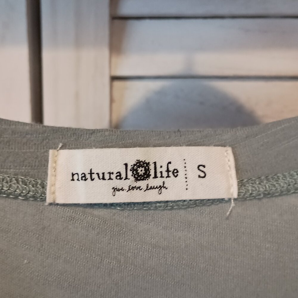 Love is all you need very long Tee - Picture 8 of 8